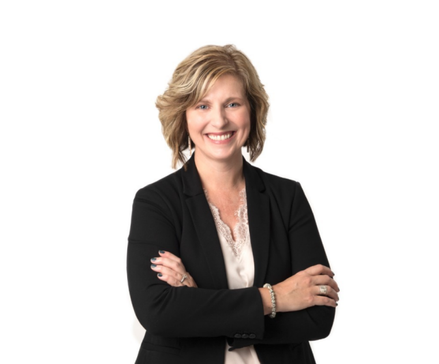 Kelly Hiller headshot